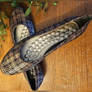 Walking Cradles Black and Gold Flats with Comfort Padding